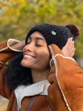 Load image into Gallery viewer, Beanie and Scarf Combo- Black
